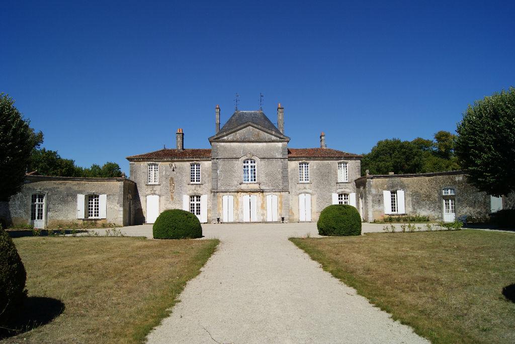 Maison à vendre, 450m², Saint-Jean-d'Angély