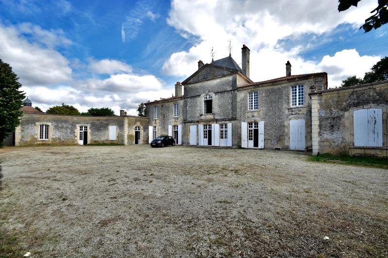 Maison à vendre, 450m², Saint-Jean-d'Angély