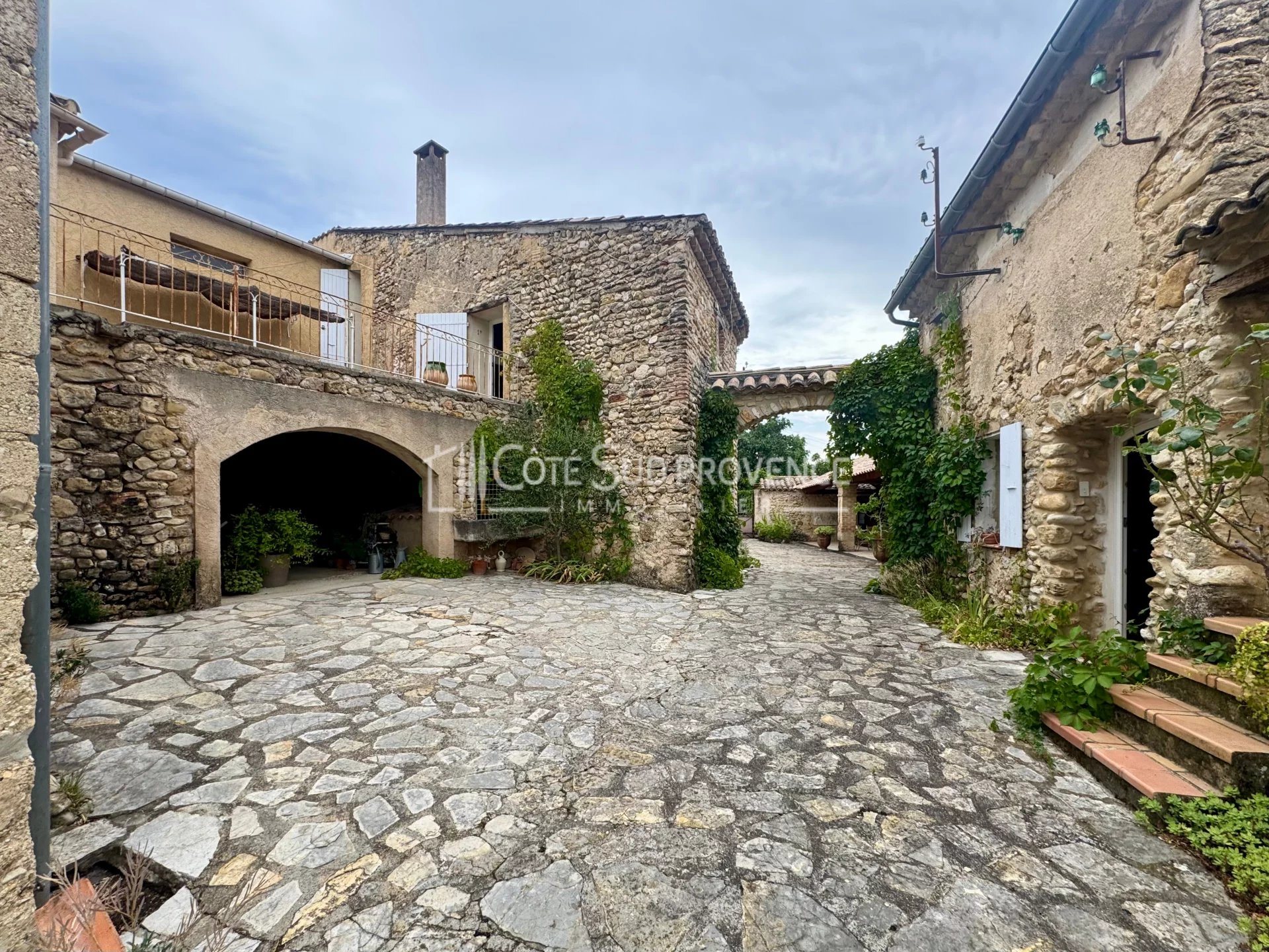 Maison à vendre, 400m², Vinsobres