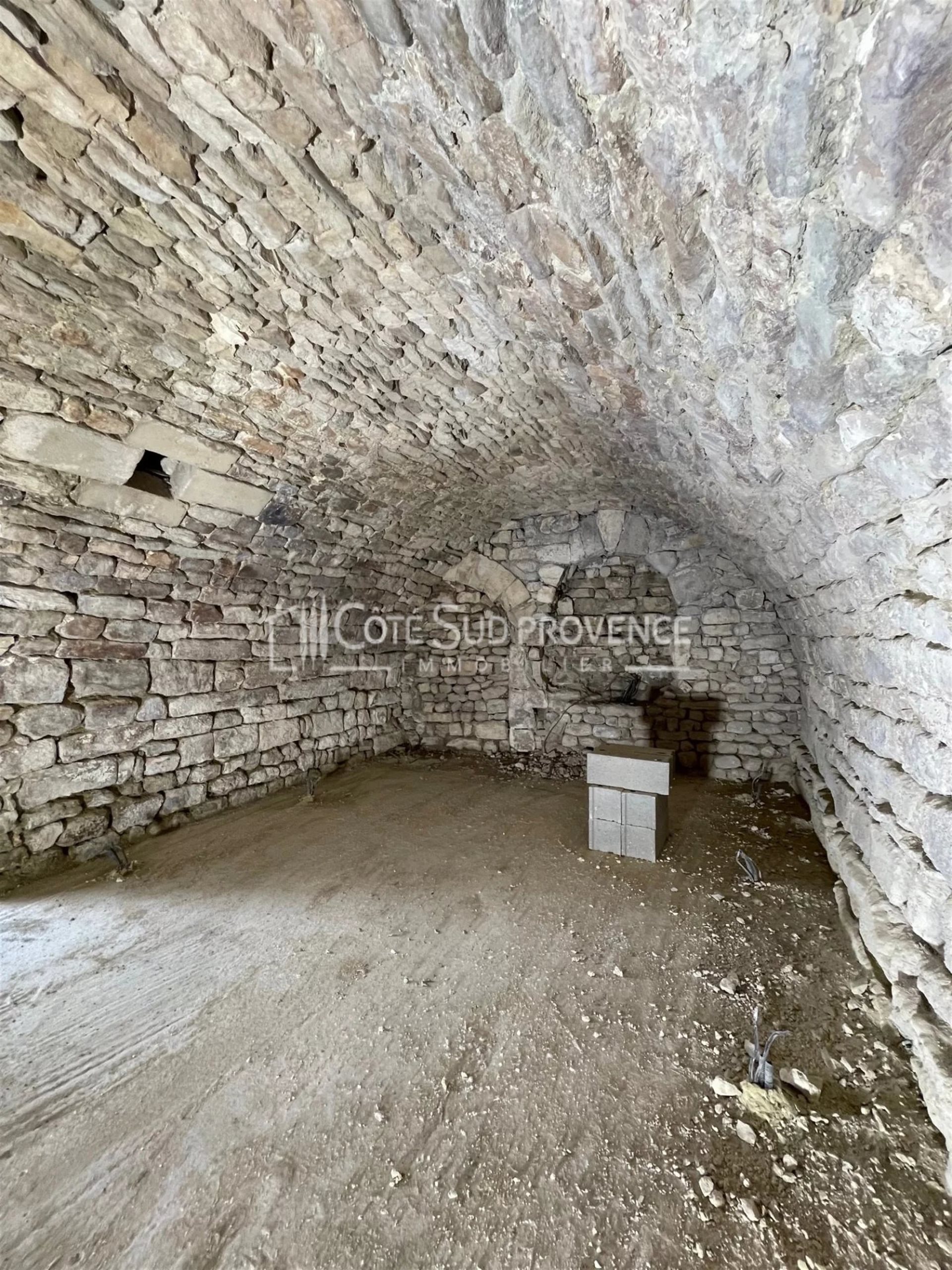 Maison à vendre, 400m², Venasque