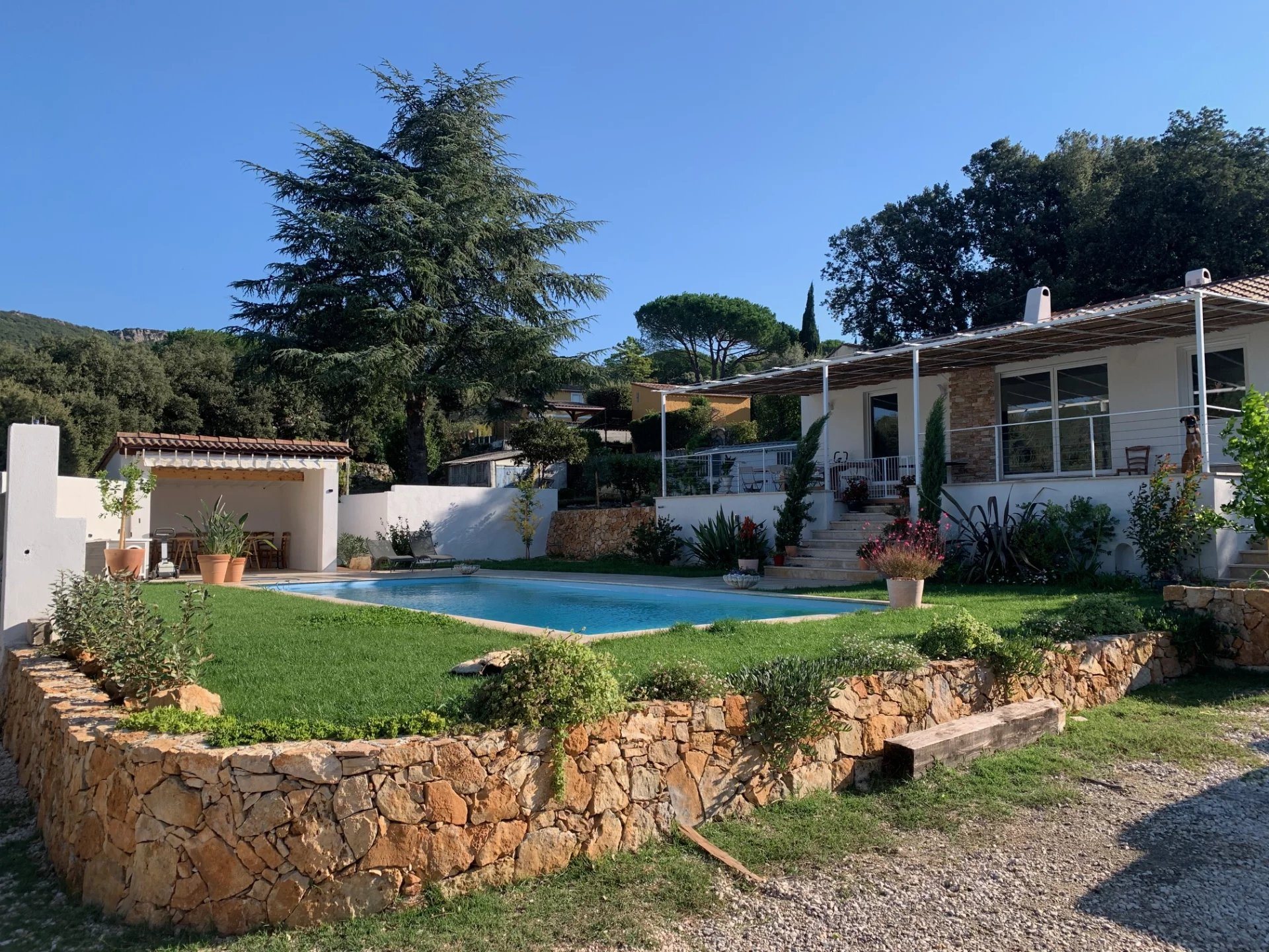 Maison à vendre, 115m², Sainte-Anastasie-sur-Issole
