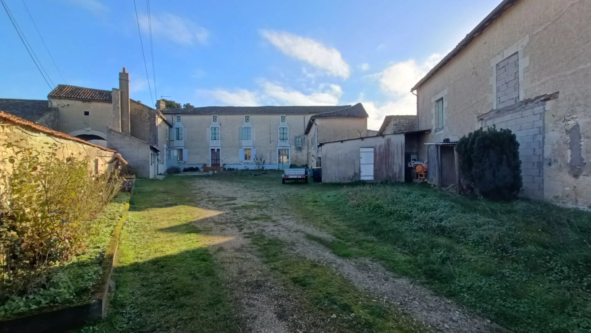 Maison à vendre, 195m², Neuville-de-Poitou