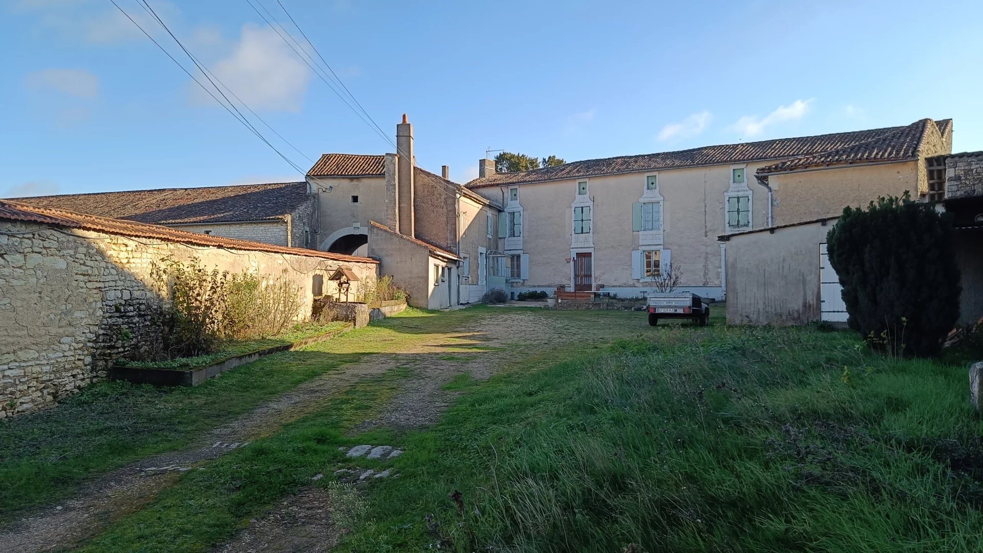 Maison à vendre, 195m², Neuville-de-Poitou