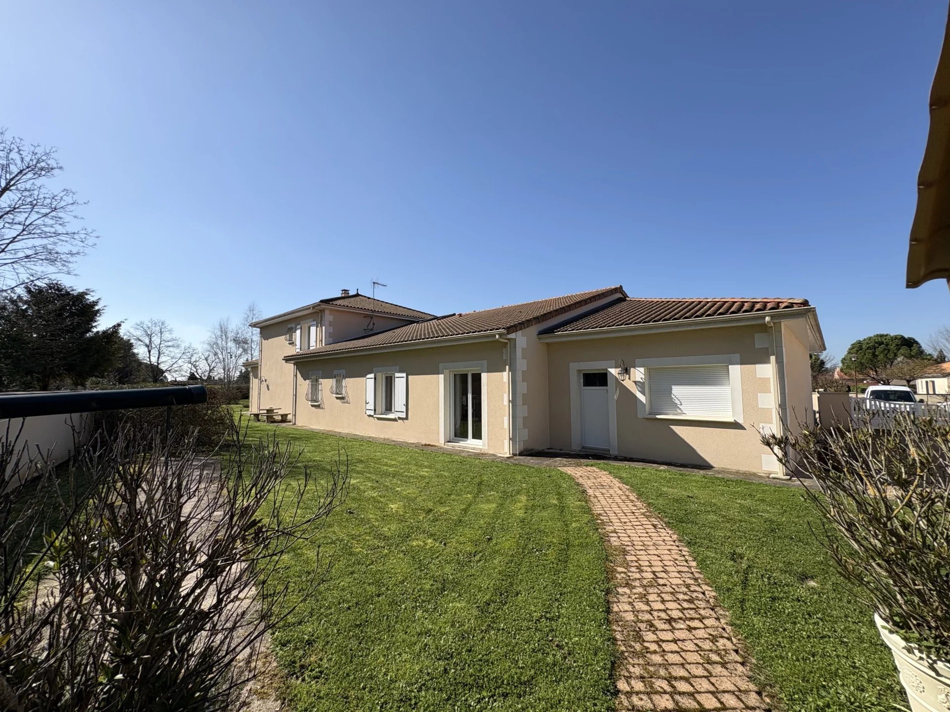 Maison à vendre, 318m², Neuville-de-Poitou