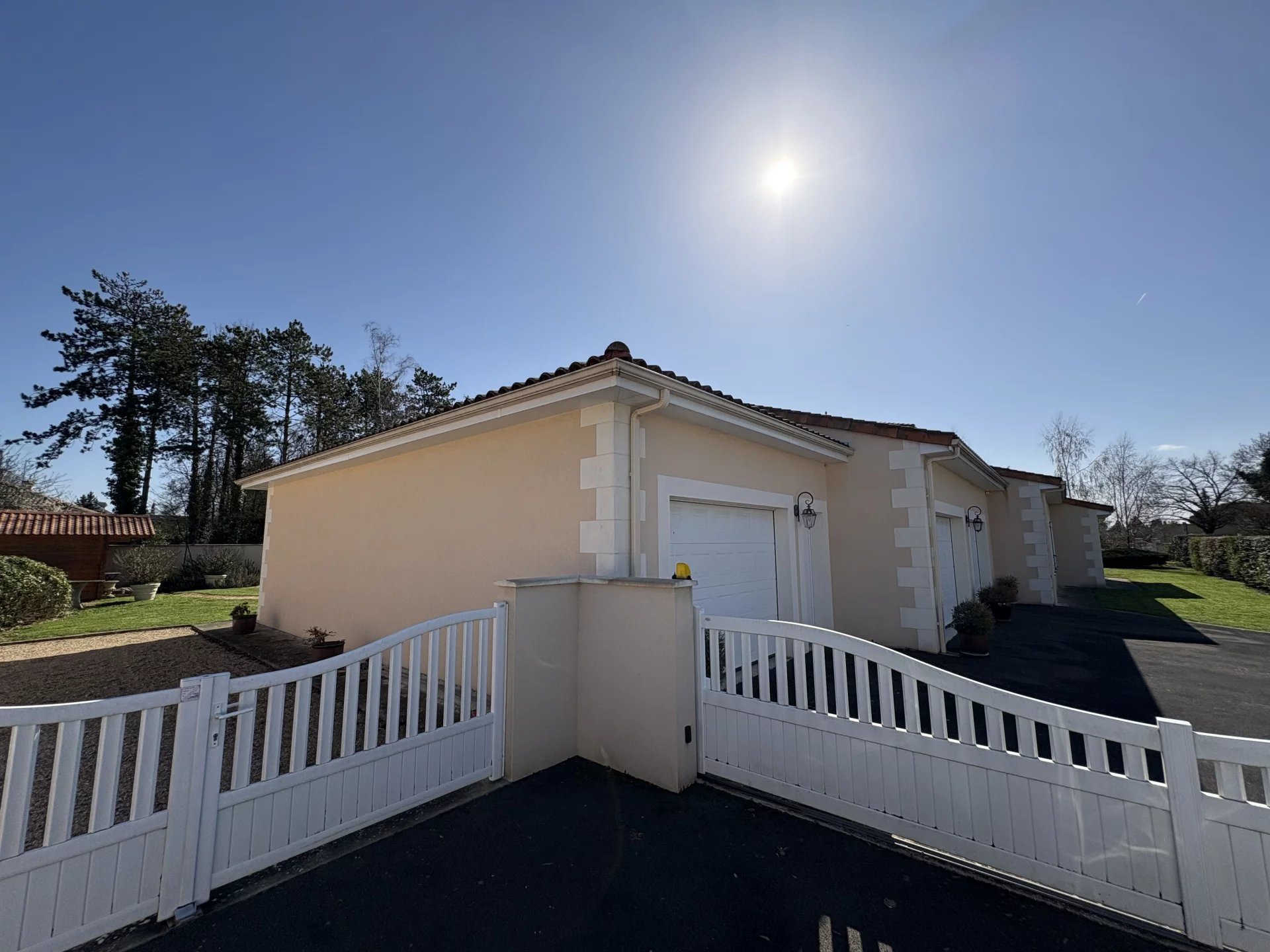 Maison à vendre, 318m², Neuville-de-Poitou