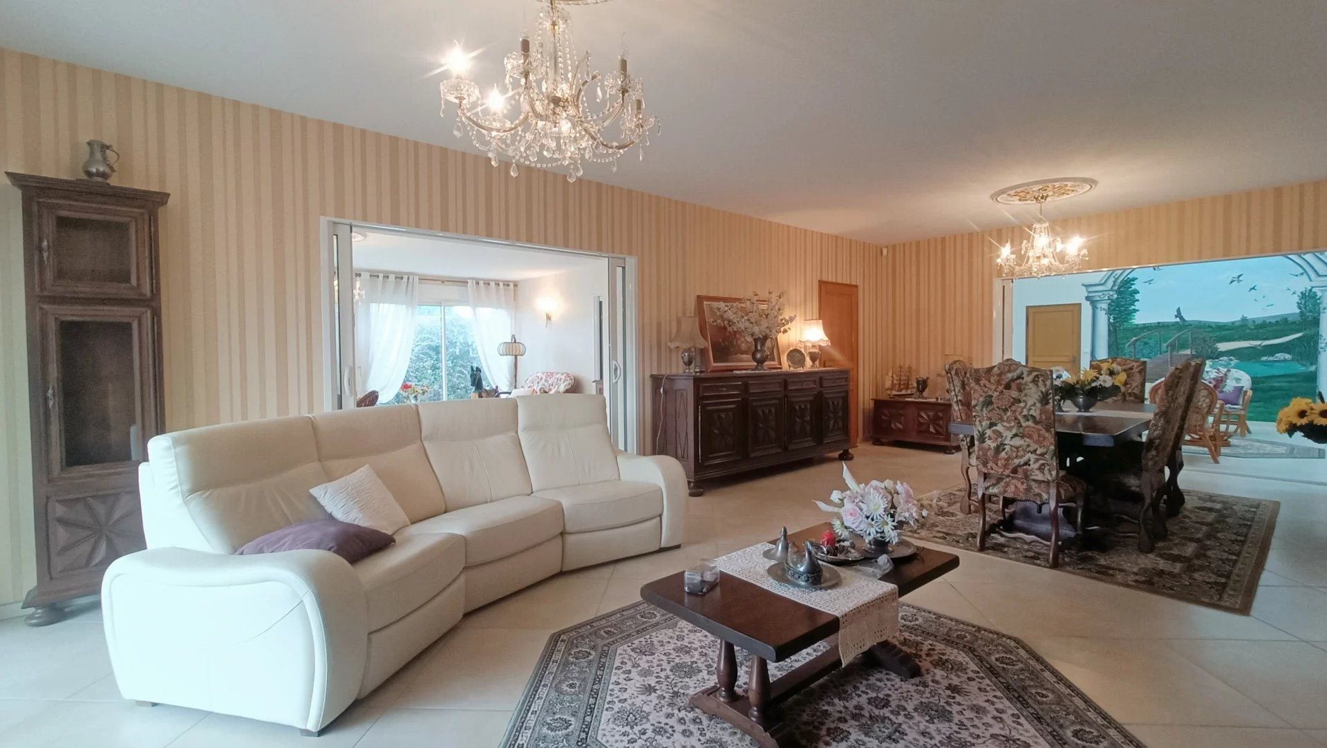 Maison à vendre, 318m², Neuville-de-Poitou