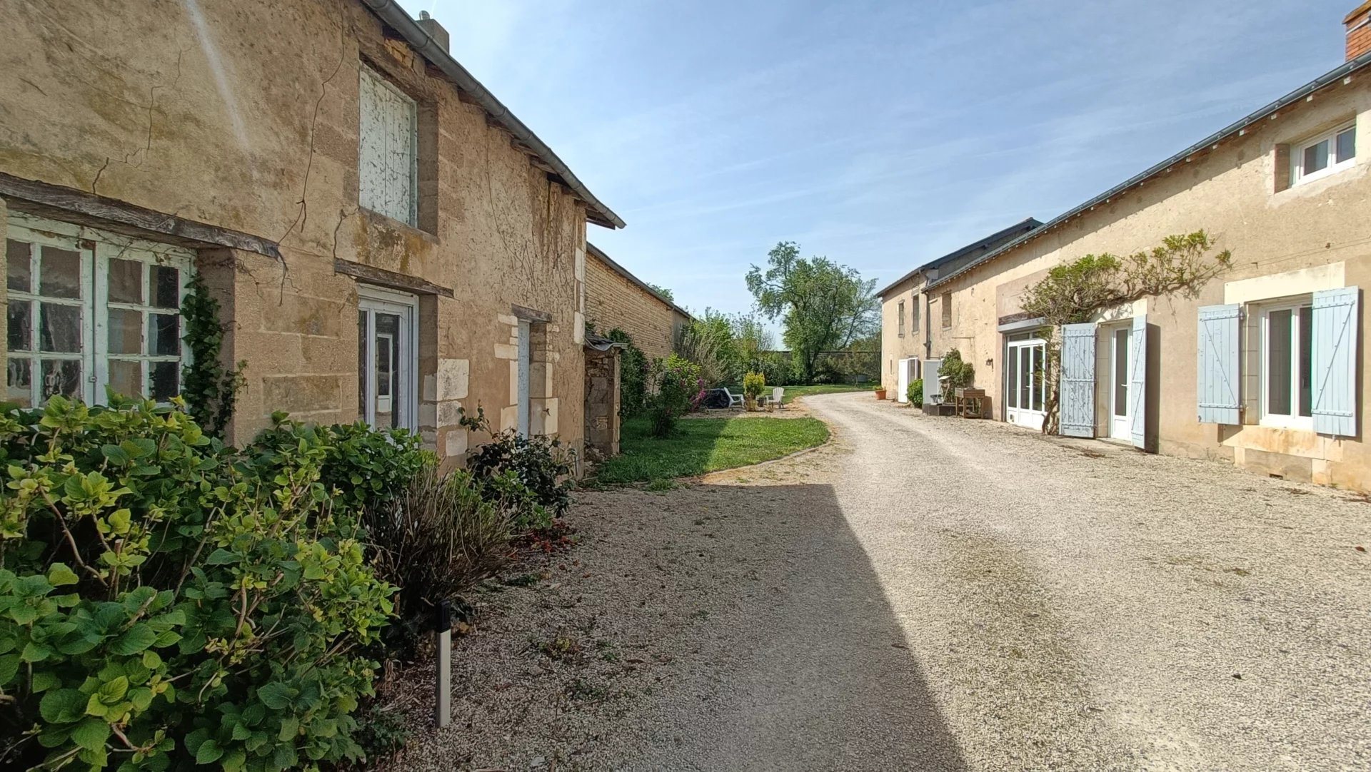Maison à vendre, 376m², Champigny en Rochereau