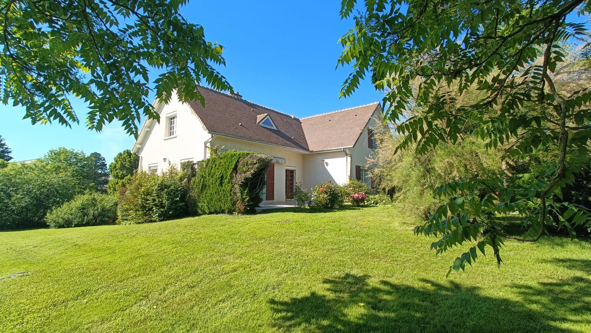 Maison à vendre, 240m², Neuville-de-Poitou