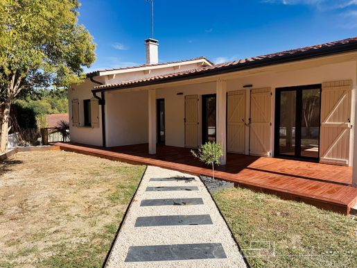 Maison 7 pièces 173 m² · à Auch · 173 m² · 330 000 €