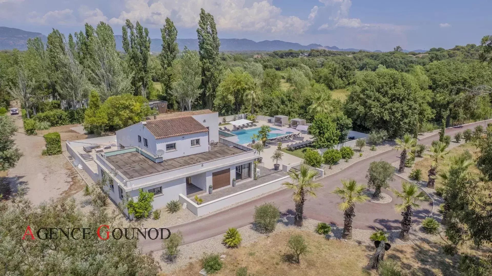 Maison à vendre, 300m², Roquebrune-sur-Argens