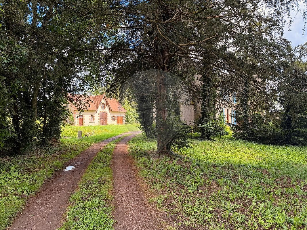 Maison à vendre, 352m², Ygrande