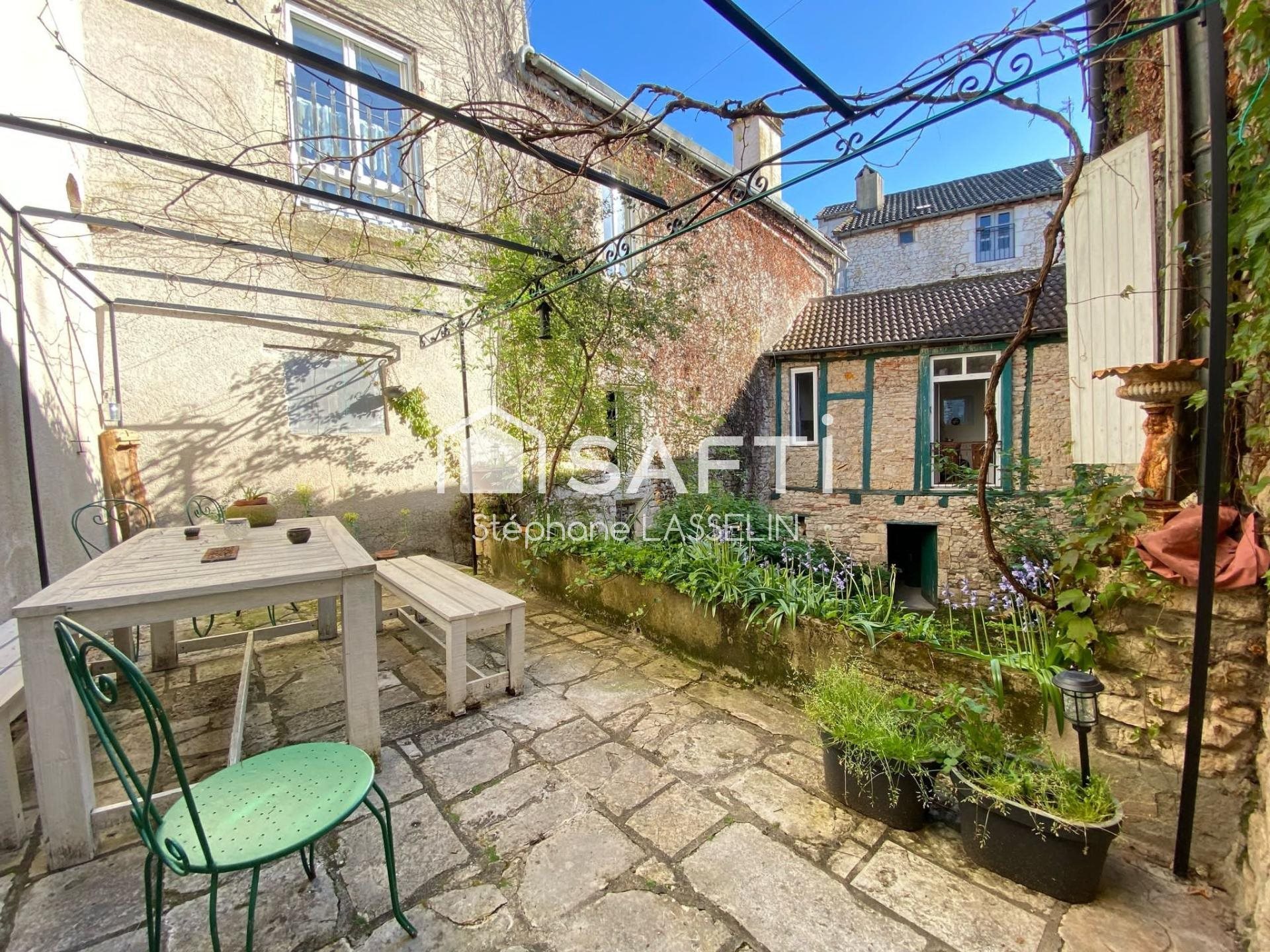 Maison à vendre, 380m², Souillac