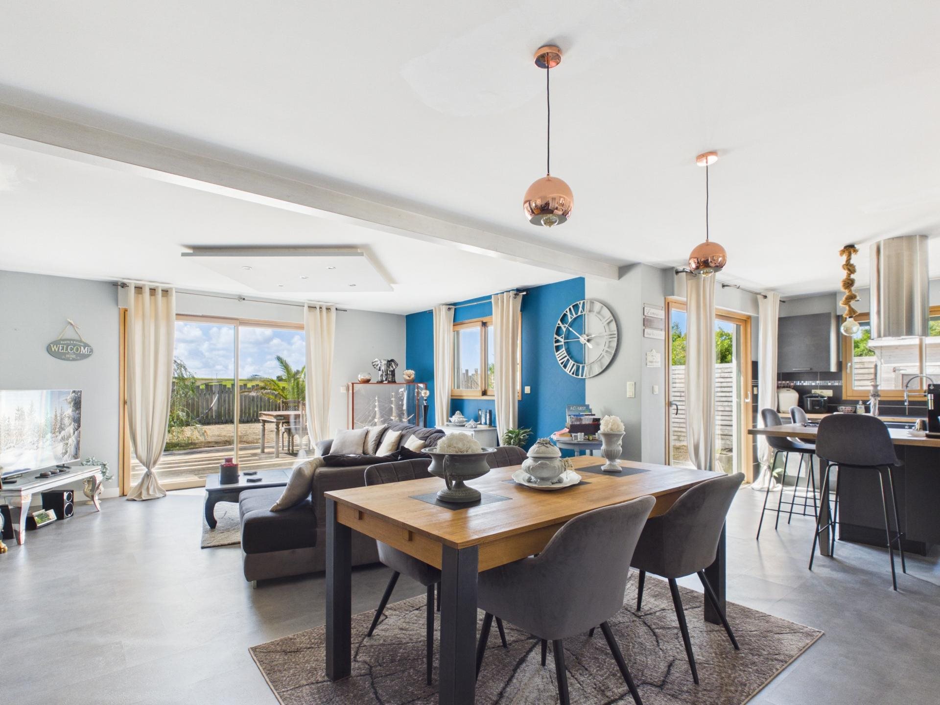 Maison à vendre, 168m², Plounévez-Lochrist