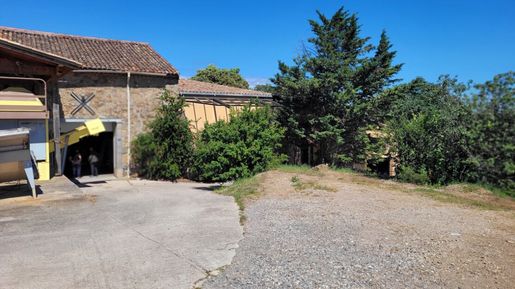 Maison, terrain 1860 m² · Faugères (Hérault) · 216 000 €