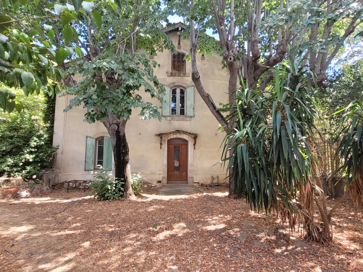 Former Wine-Growing Estate: A Truly Unique Property, Comprising 3 Dwellings, Farm... - Vue 2