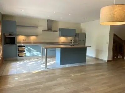 Maison à louer, 218m², Archamps