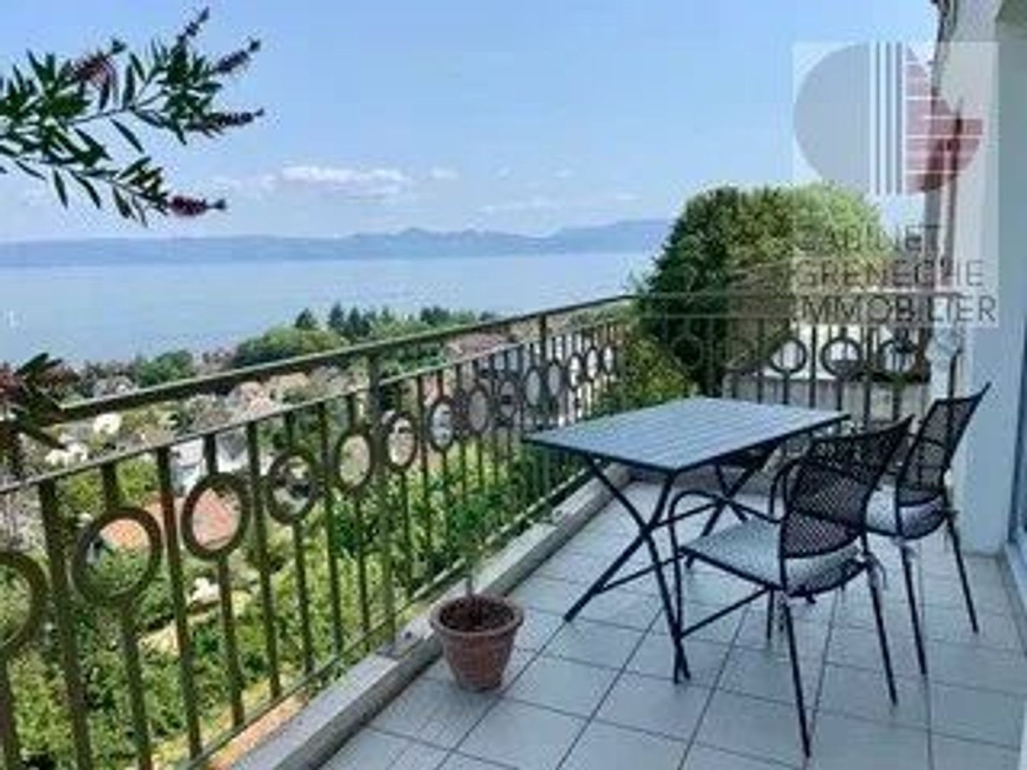 Appartement à louer, 70m², Neuvecelle