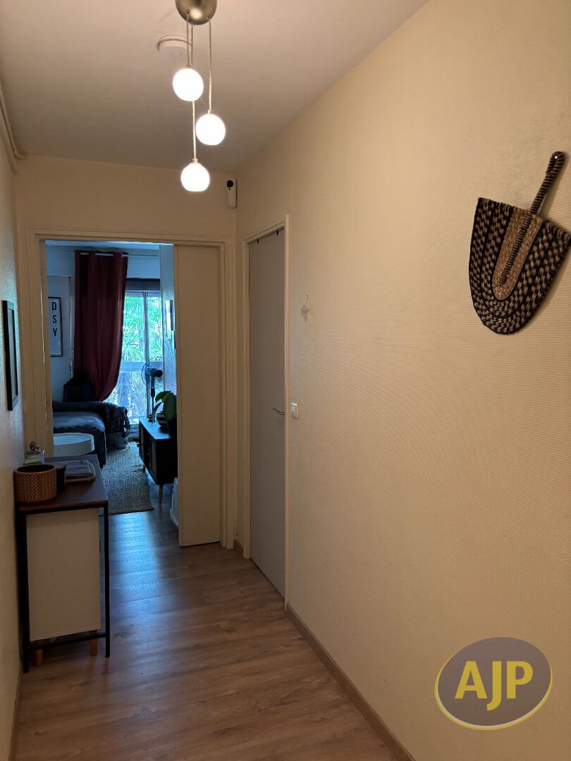 Appartement à louer, 33m², Talence