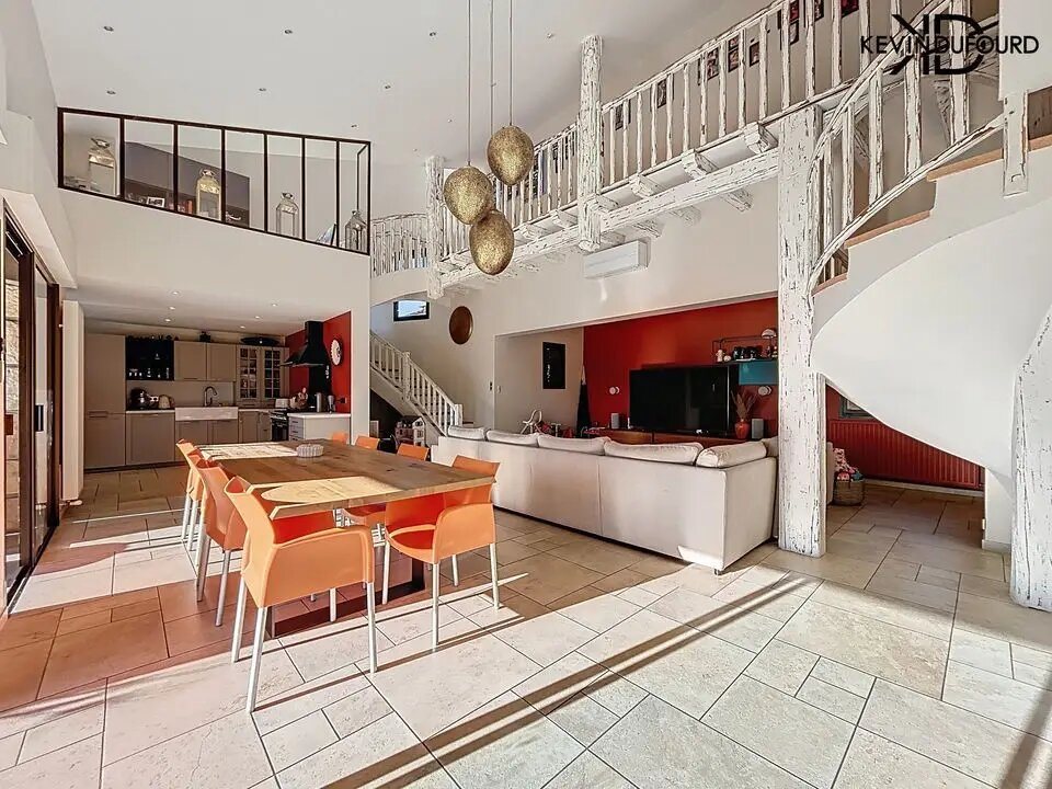 Maison à vendre, 432m², Saint-Etienne-de-Fontbellon