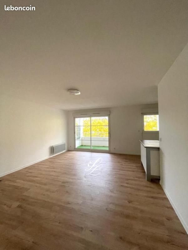 Appartement à louer, 68m², Séné