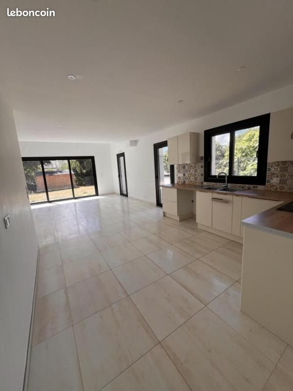 Maison à louer, 120m², Theix
