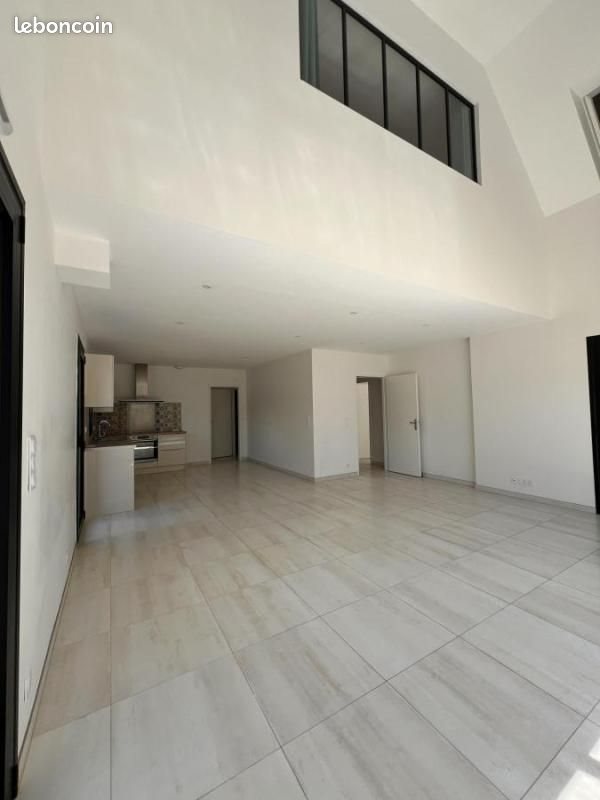 Maison à louer, 120m², Theix