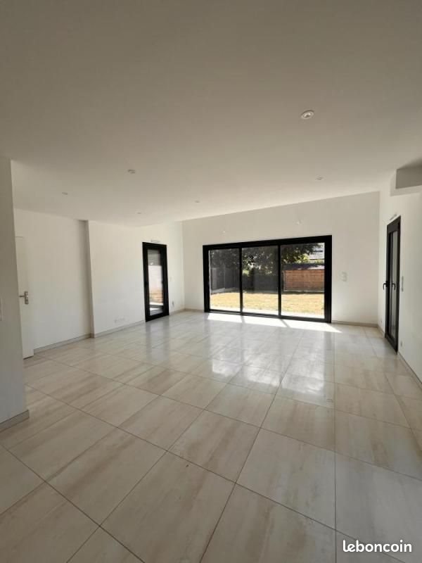 Maison à louer, 120m², Theix