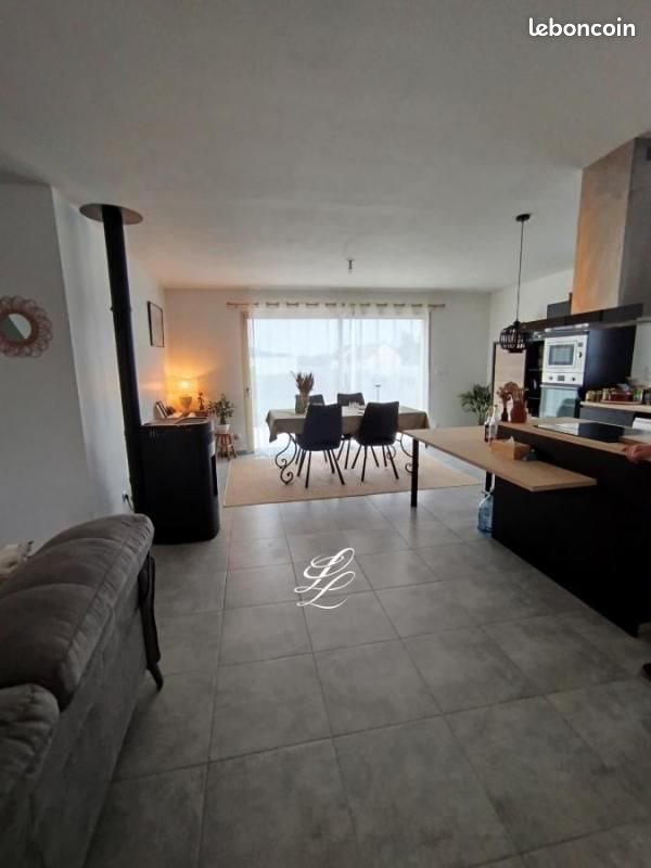 Maison à louer, 79m², Avoise