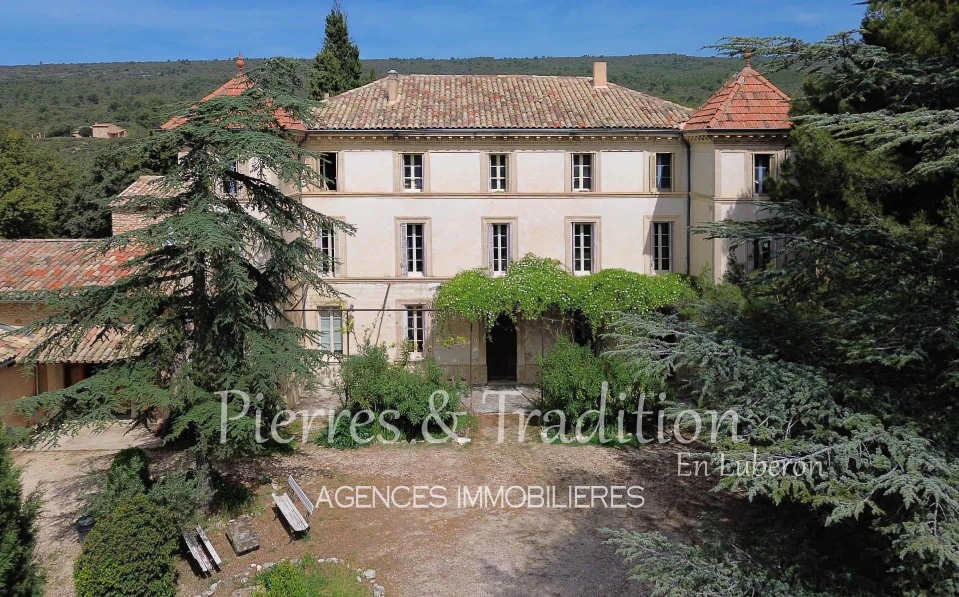 Maison à vendre, 517m², Saint-Saturnin-lès-Apt