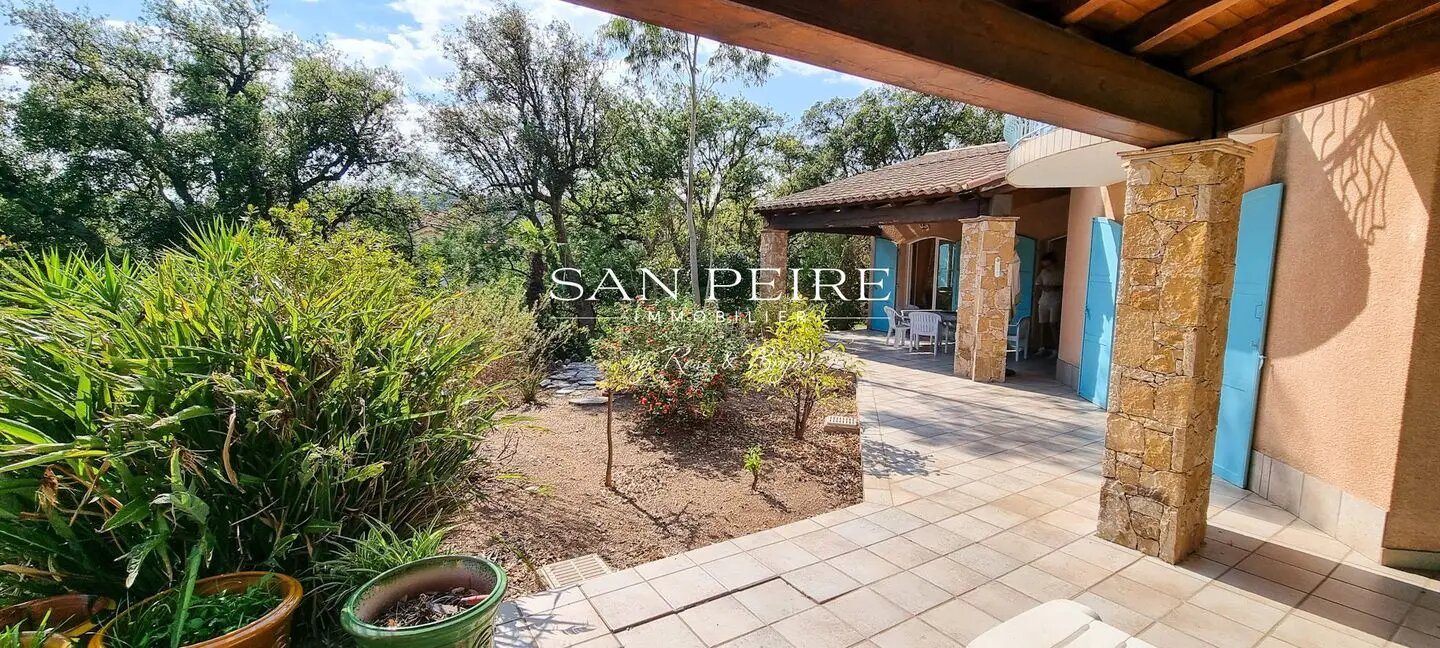 Maison à vendre, 140m², Roquebrune-sur-Argens
