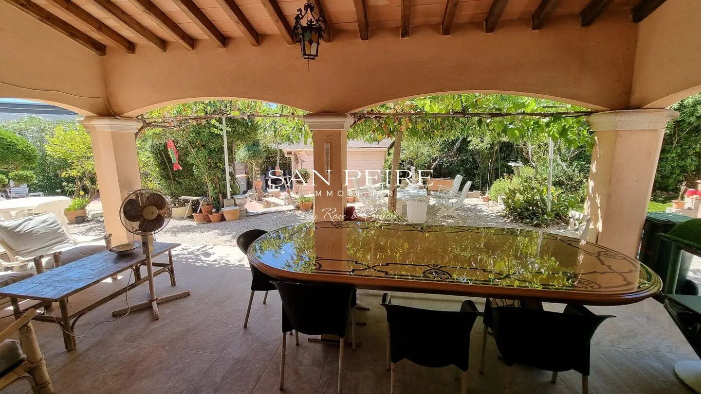 Maison à vendre, 165m², Roquebrune-sur-Argens