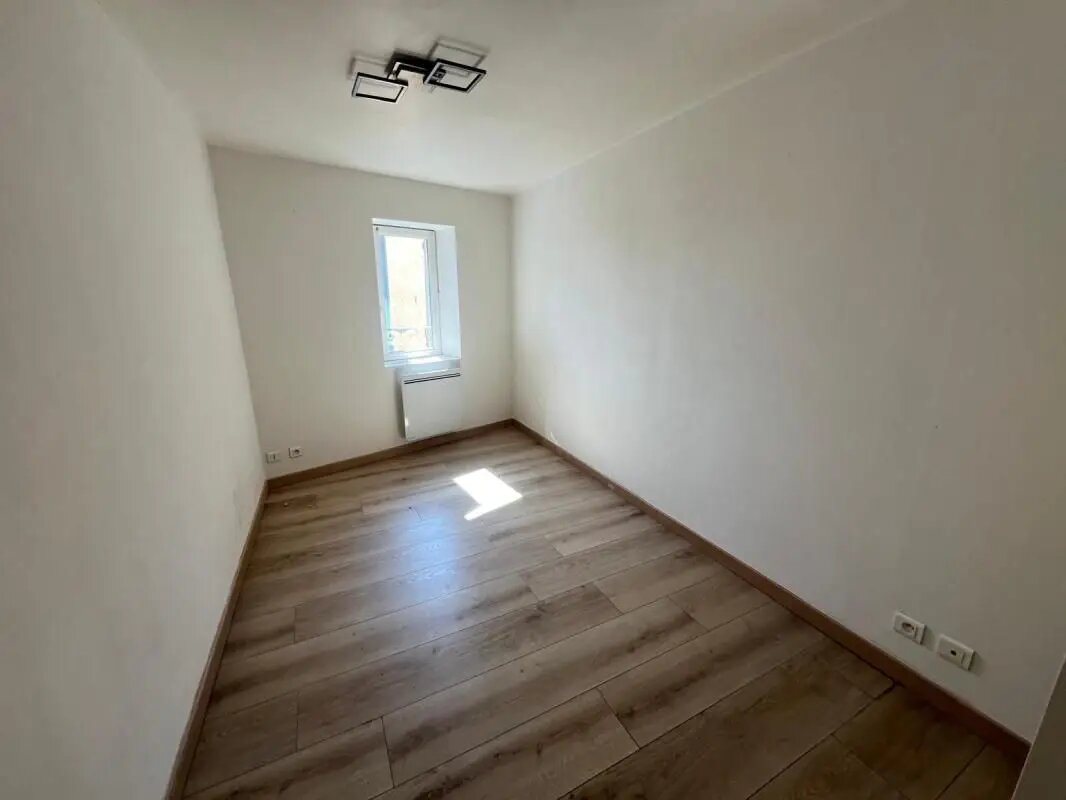 Appartement à louer, 41m², Laragne-Montéglin