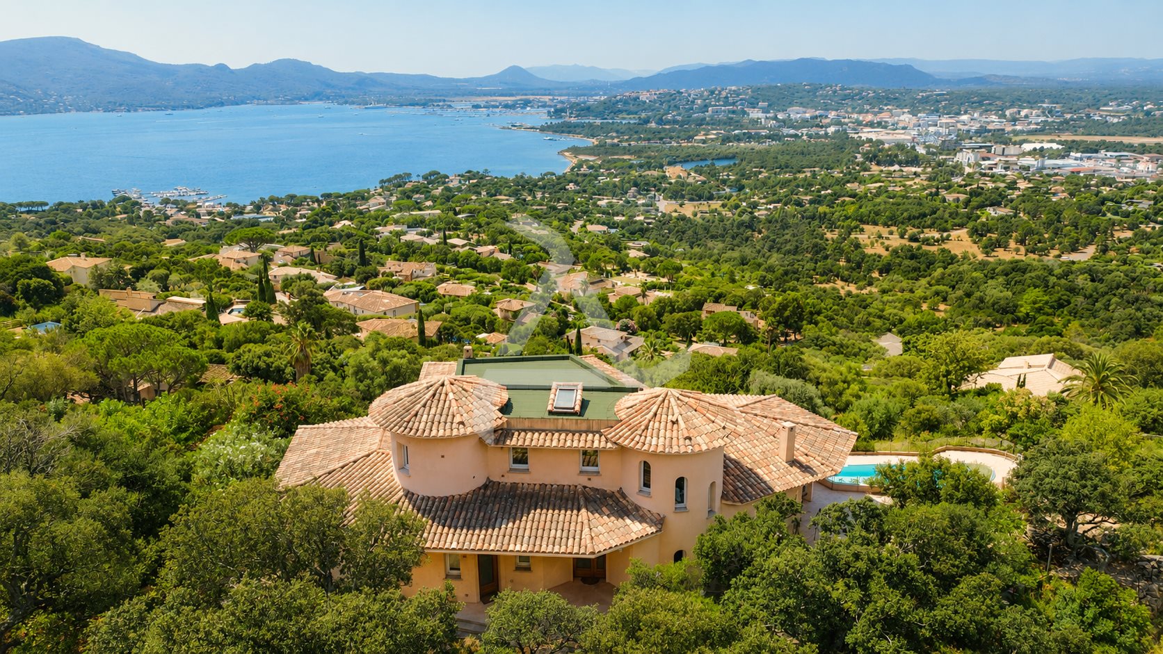 Maison à vendre, 354m², Porto-Vecchio