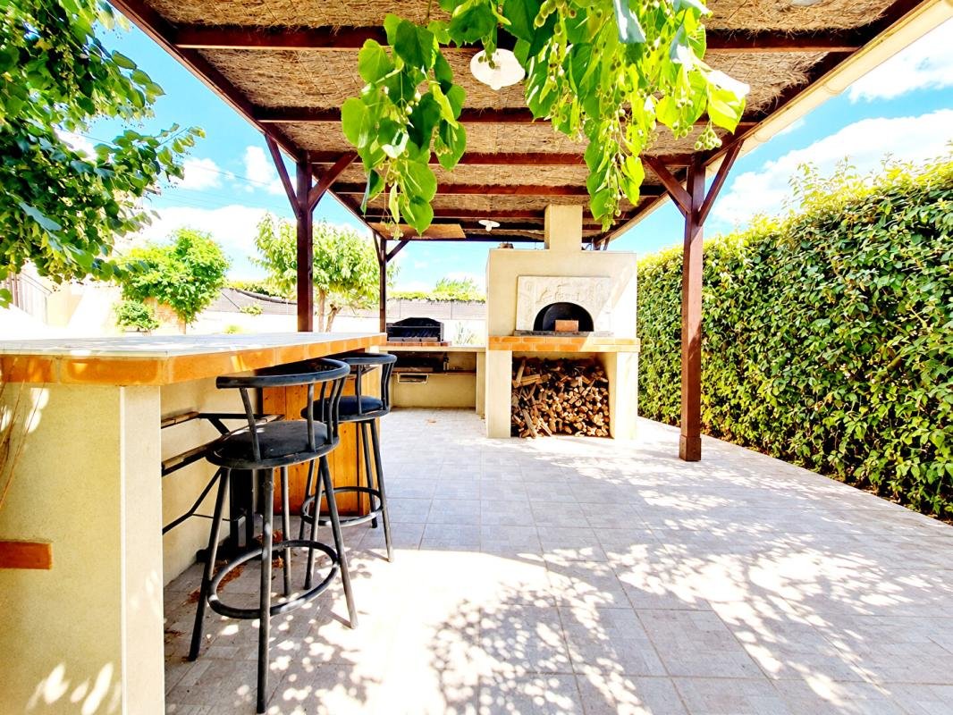 Maison à vendre, 140m², Saint-Julien-les-Rosiers