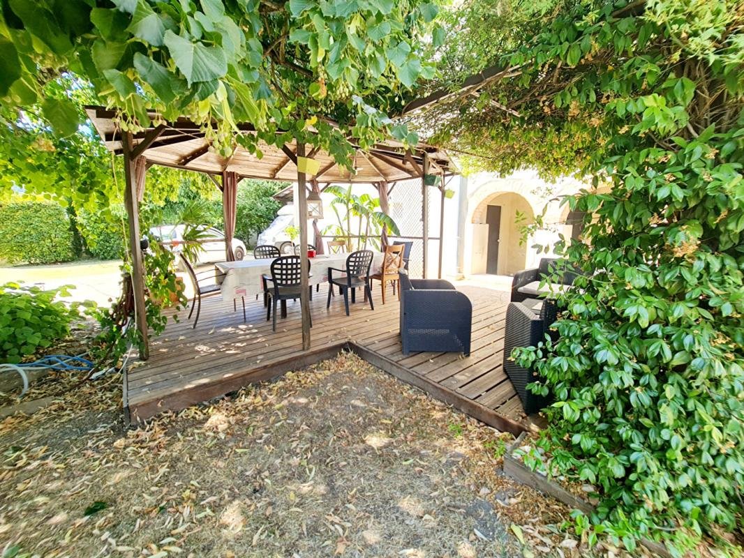 Maison à vendre, 140m², Saint-Julien-les-Rosiers
