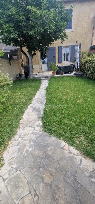 Maison à vendre, 72m², Saint-Mitre-les-Remparts