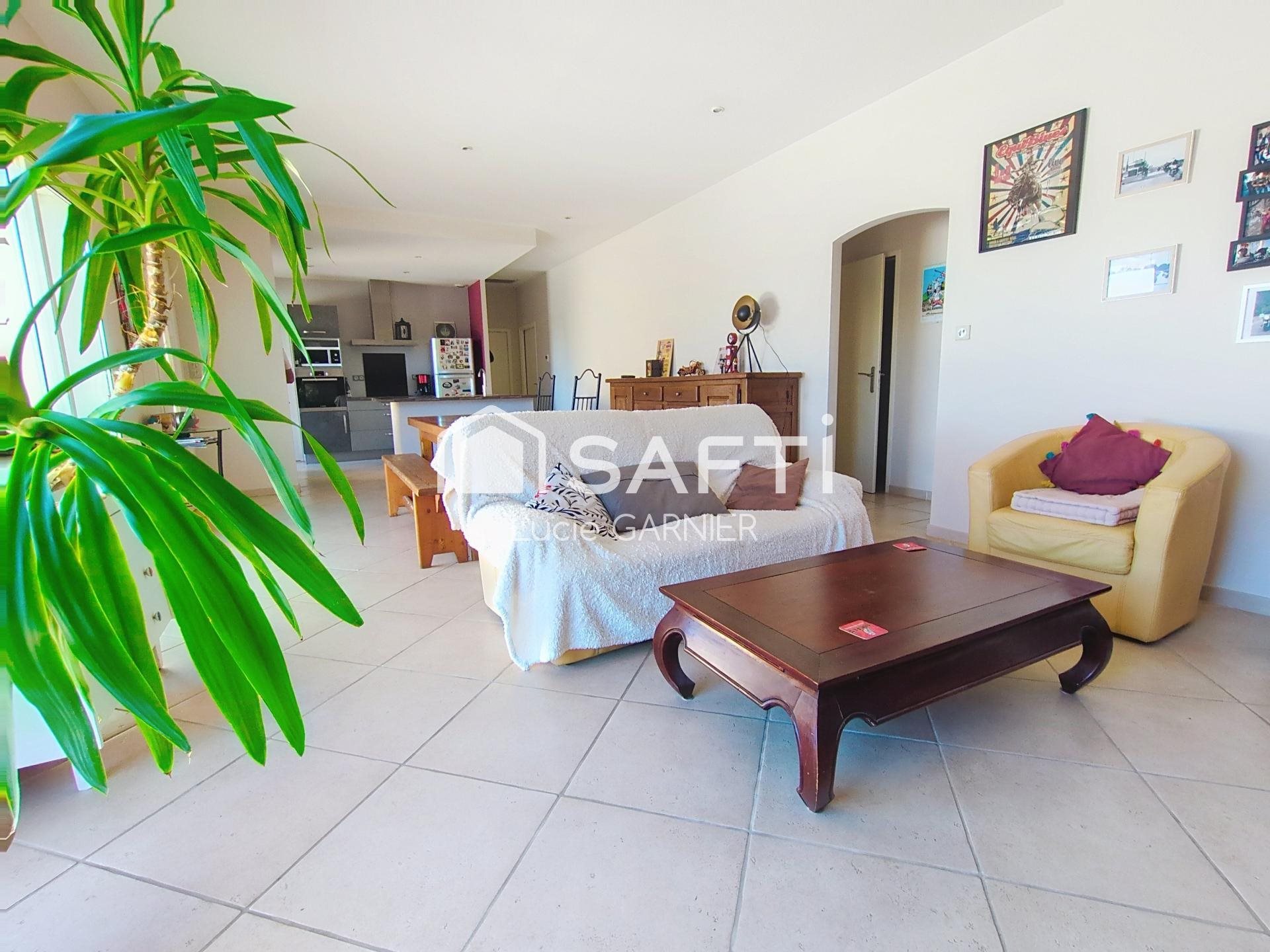 Maison à vendre, 138m², Corneilhan