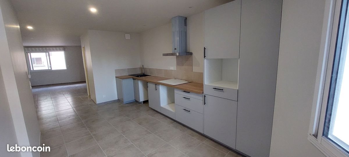 Maison à louer, 84m², Baho