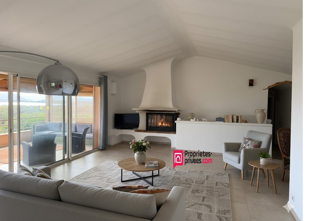 Maison à vendre, 143m², Sainte-Lucie de Porto-Vecchio