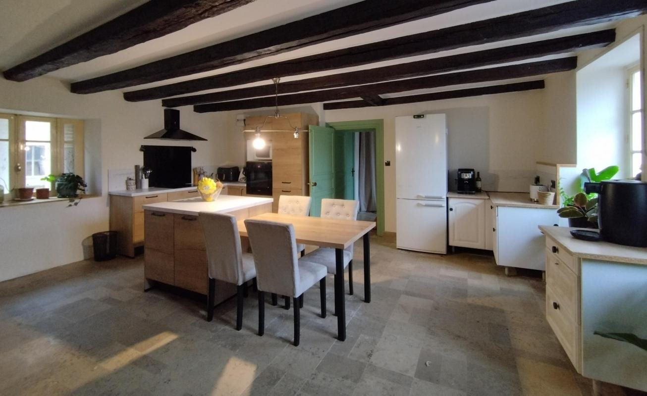 Maison à vendre, 223m², Chazelles