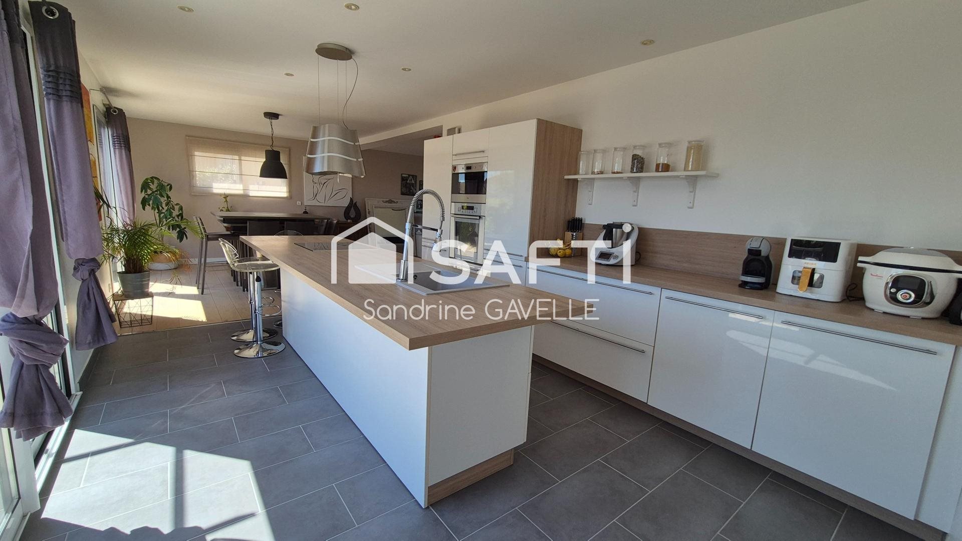 Maison à vendre, 165m², La Rivière-de-Corps