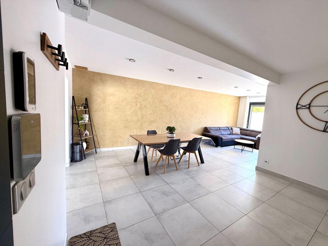 Maison à vendre, 86m², Saint-Mitre-les-Remparts