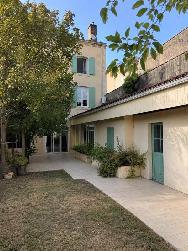 Maison à vendre, 212m², Sainte-Livrade-sur-Lot