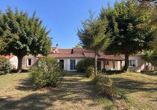 Maison 7 pièces 185 m² · à Trentels · 185 m² · 165 000 €