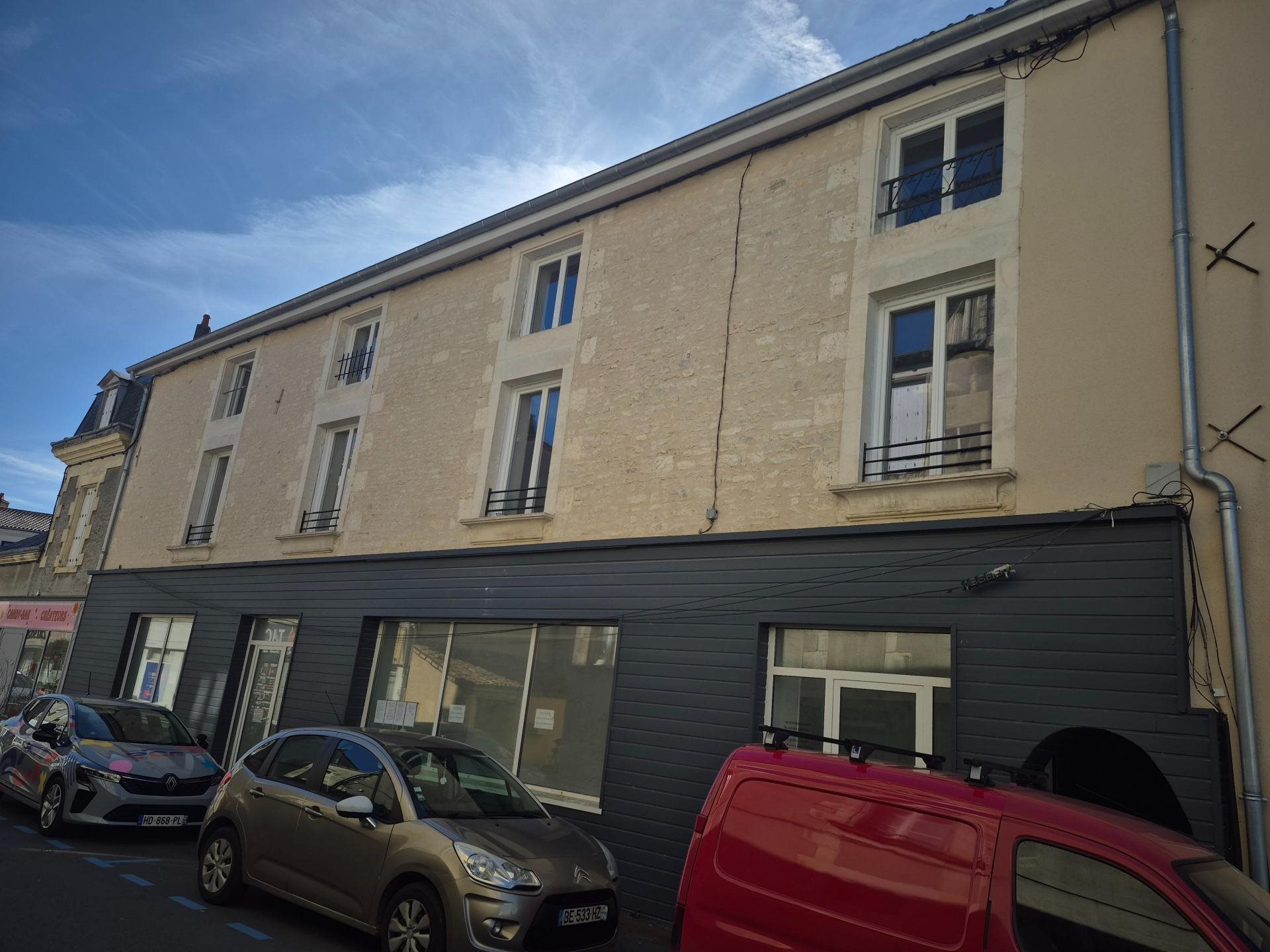 Appartement à vendre, 210m², Neuville-de-Poitou