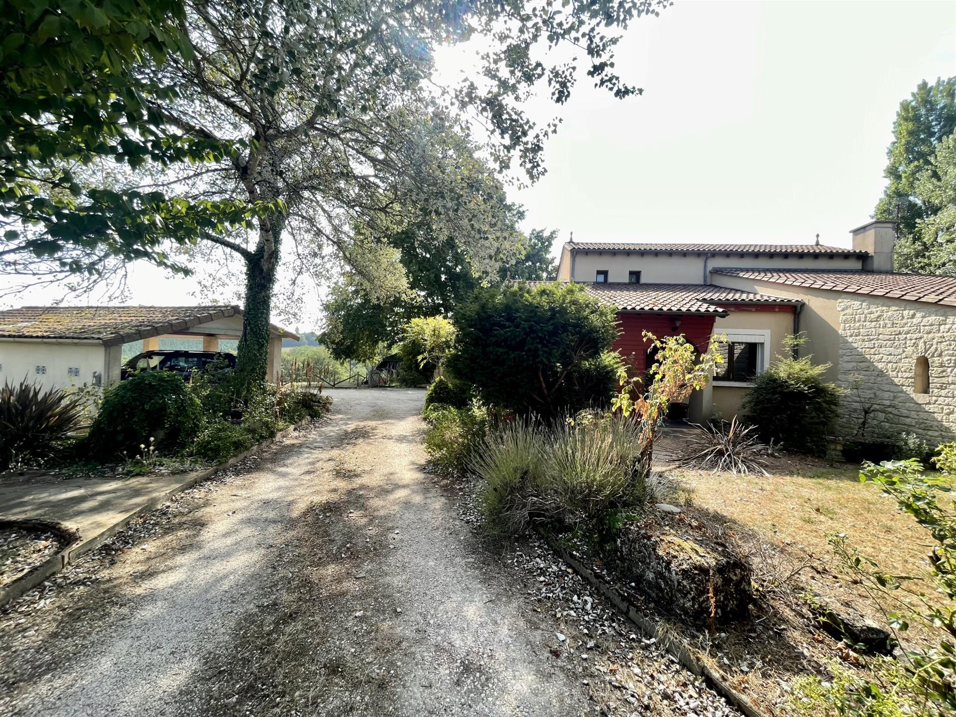 Maison à vendre, 231m², Trélissac
