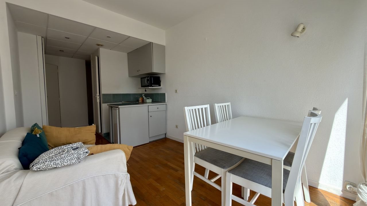 Appartement à louer, 26m², Marseille 6ème