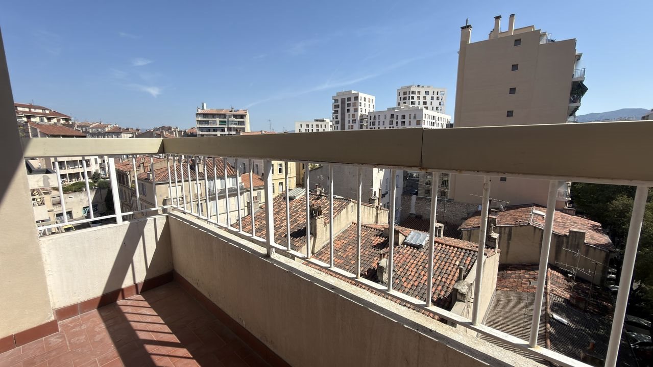 Appartement à louer, 26m², Marseille 6ème