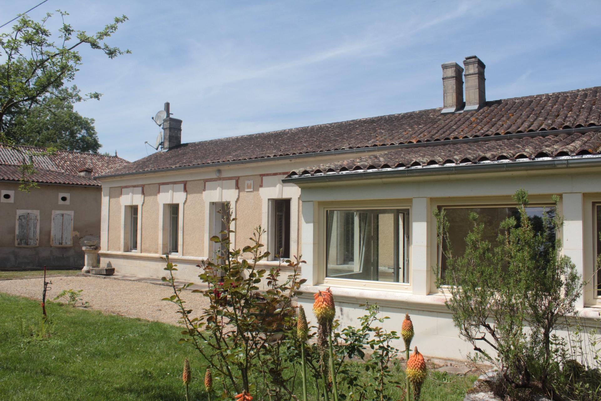 Maison à vendre, 196m², Saint-Ciers-Champagne