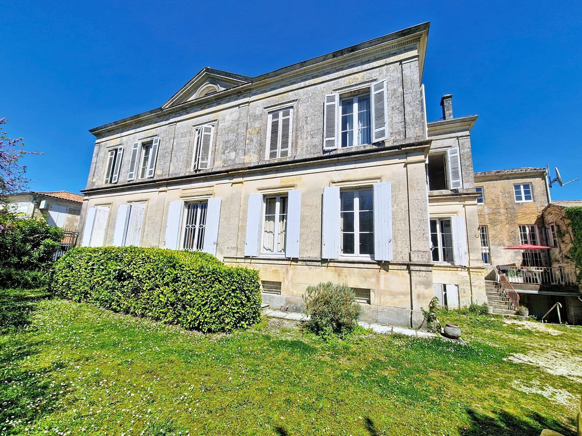 Maison à vendre, 386m², Saint-Genis-de-Saintonge